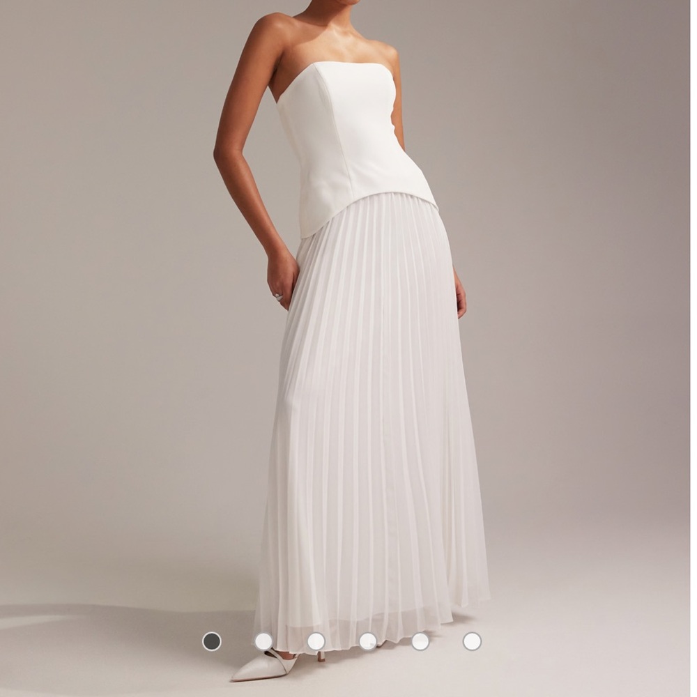 Elegant White Strapless Gown